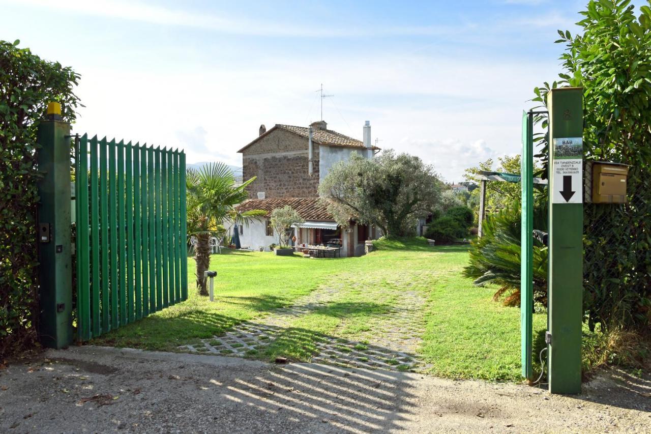 Bed and Breakfast La Finestra Di Umberto Vicino Al Centro Con Parcheggio Privato Viterbo Esterno foto