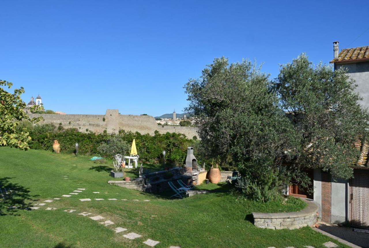Bed and Breakfast La Finestra Di Umberto Vicino Al Centro Con Parcheggio Privato Viterbo Esterno foto