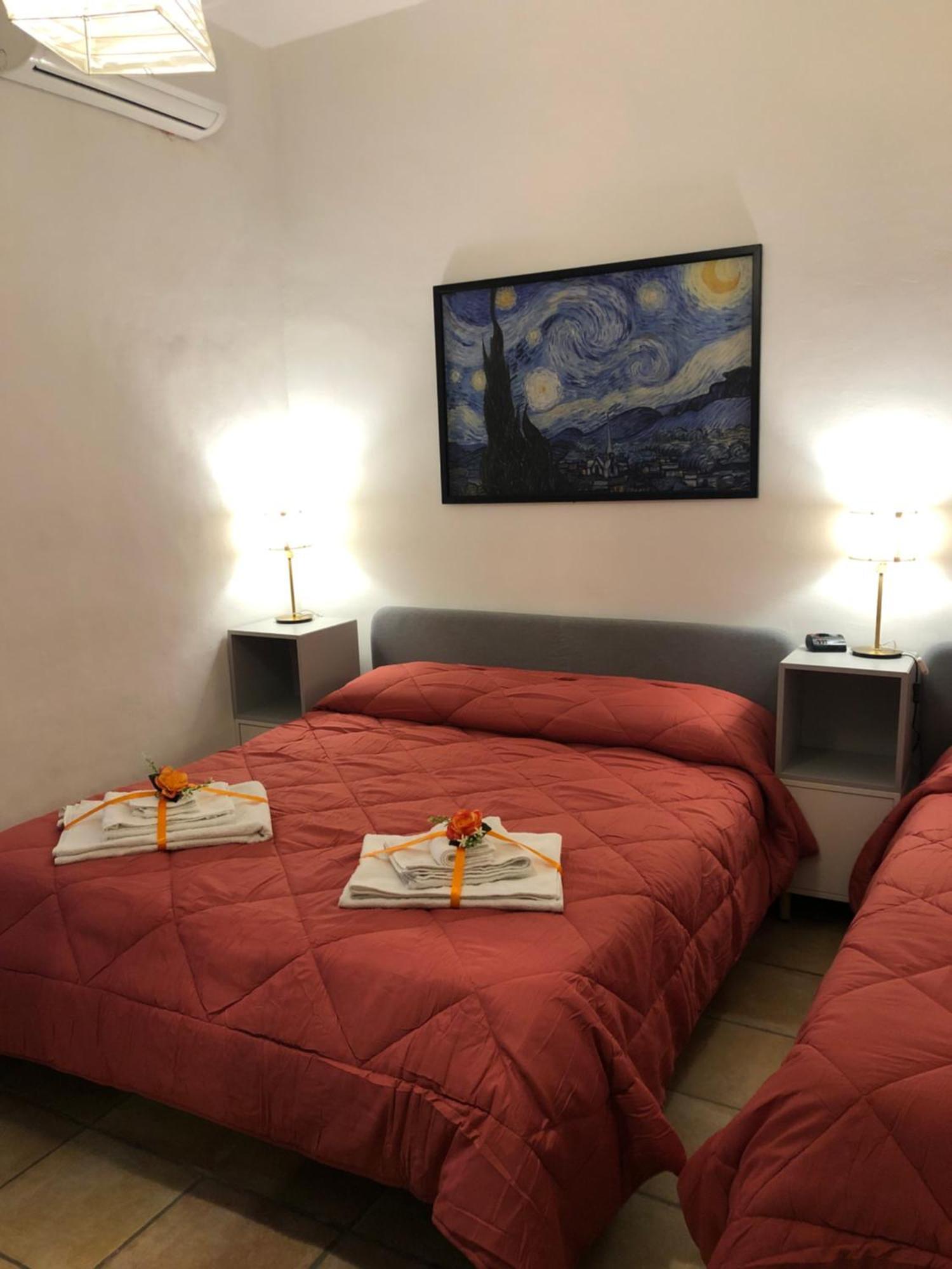Bed and Breakfast La Finestra Di Umberto Vicino Al Centro Con Parcheggio Privato Viterbo Esterno foto