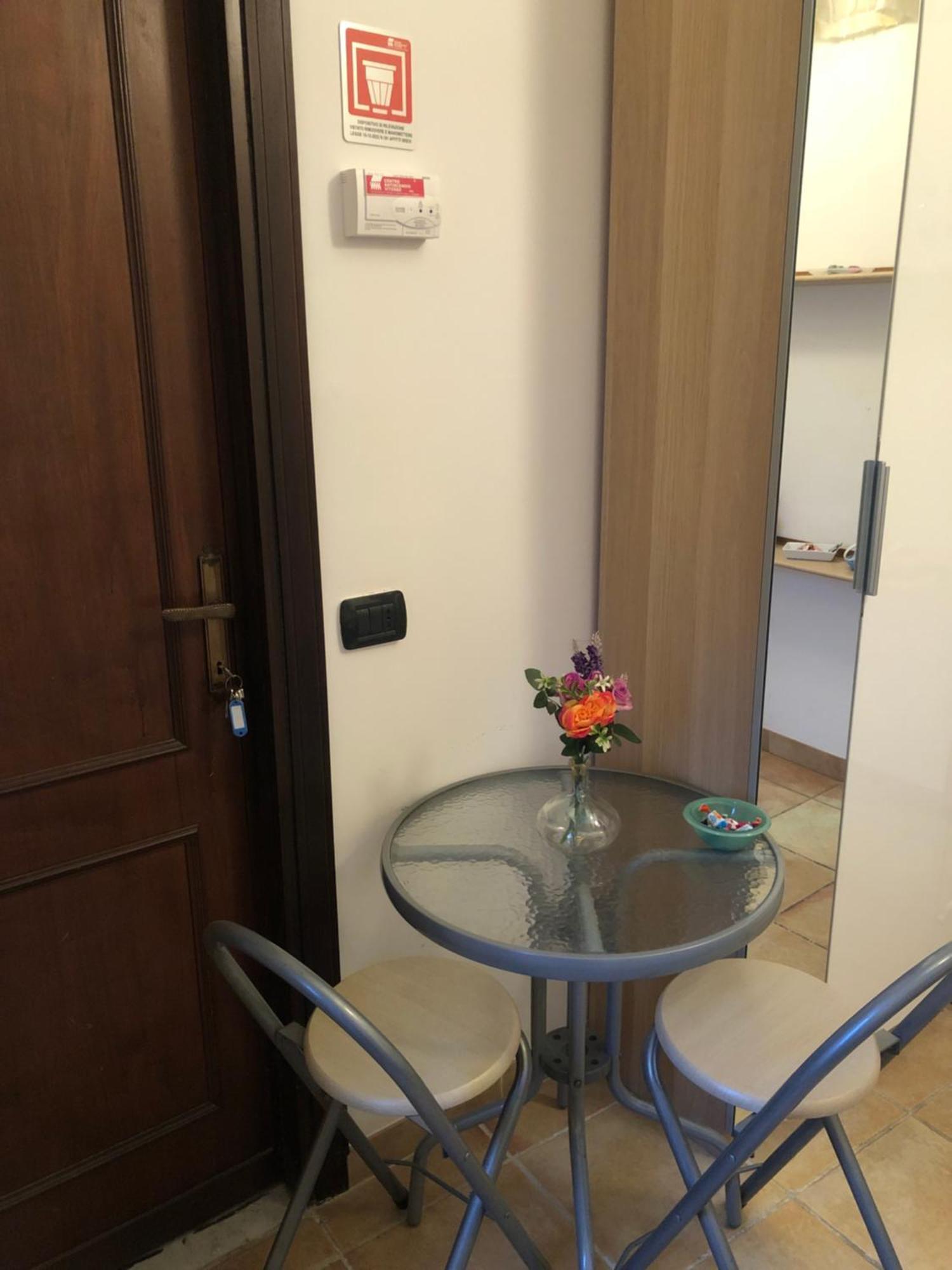 Bed and Breakfast La Finestra Di Umberto Vicino Al Centro Con Parcheggio Privato Viterbo Esterno foto