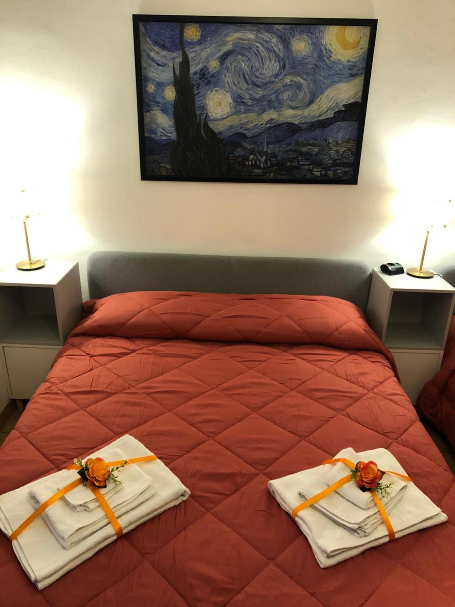 Bed and Breakfast La Finestra Di Umberto Vicino Al Centro Con Parcheggio Privato Viterbo Esterno foto